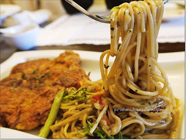 24野菇麵條.jpg 24野菇麵條.jpg