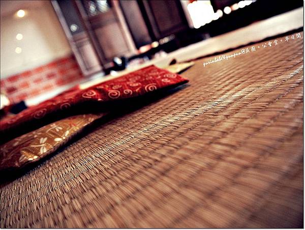 18坐墊.JPG 18坐墊.JPG