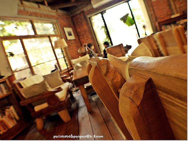 17沙發區1.jpg 17沙發區1.jpg