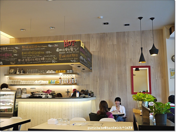 8沙發區.jpg 8沙發區.jpg