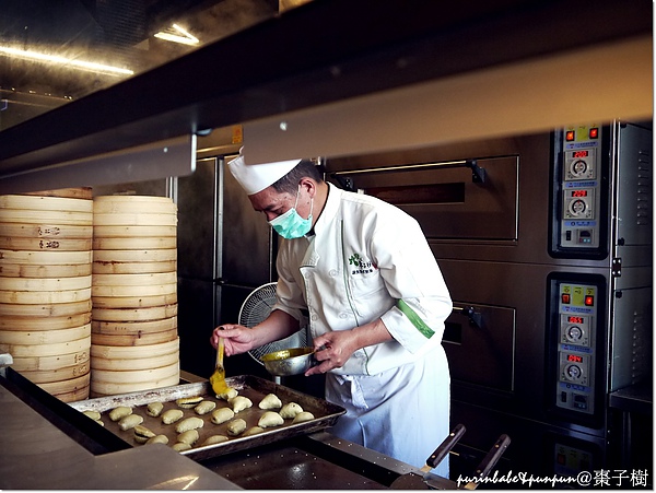 2師傅製作中.jpg 2師傅製作中.jpg