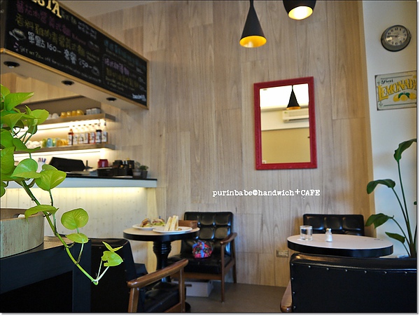 9我坐的沙發區.jpg 9我坐的沙發區.jpg