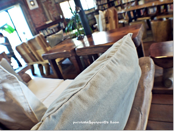 18沙發區2.jpg 18沙發區2.jpg