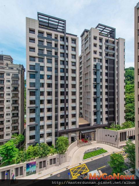 「敦南觀止」以崗石打造出豪宅規格城堡住宅氣勢(圖：敦南觀止) 