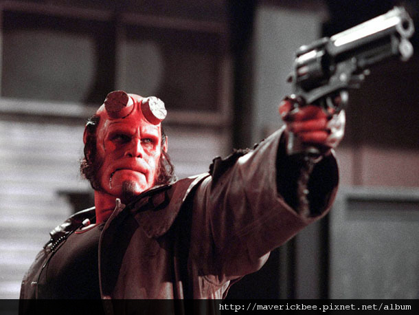 13-superheroes-hellboy.jpg