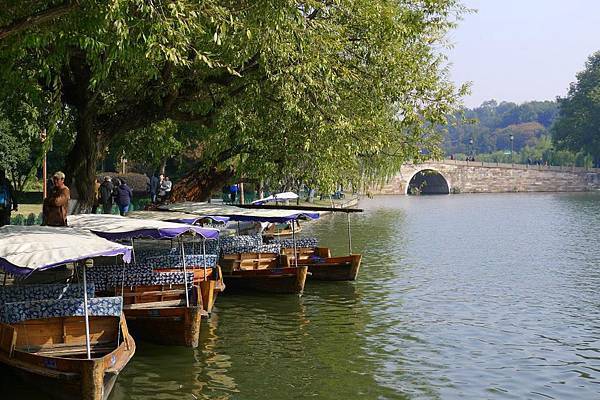 1467336_691547330864146_2017859186_n