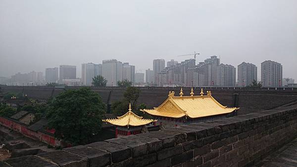 【兩個20歲女孩的中國大西北背包旅行 最終回】繞了大西北一圈,西安城牆騎單車及行程總花費