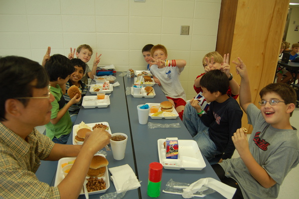 Lunch VHEW (1).JPG Lunch VHEW (1).JPG