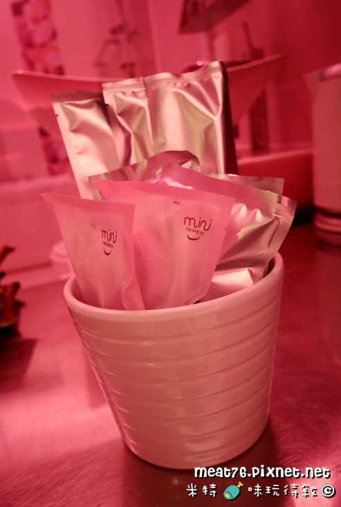 米特，味玩待敘｜部落格 © MEAT76｜2012-12-10-2｜【宜蘭住宿】羅東民宿｜調色盤築夢會館 La Palette｜繽紛跳耀色彩中的夢想圓舞曲032.jpg