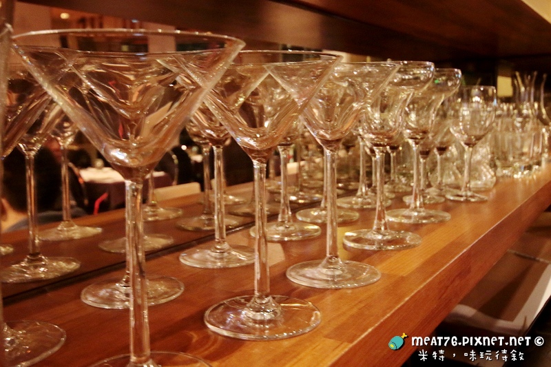 米特,味玩待敘|部落格 © MEAT76|2014-02-09-7【台北食記】MEAL&WINE|MW時尚義法料理&酒品|松山八德路京華城|雙重氣氛交織的浪漫約會食刻,伴夜而來的LOUNGE時尚變奏曲010.jpg 米特,味玩待敘|部落格 © MEAT76|2014-02-09-7【台北食記】MEAL&WINE|MW時尚義法料理&酒品|松山八德路京華城|雙重氣氛交織的浪漫約會食刻,伴夜而來的LOUNGE時尚變奏曲010.jpg