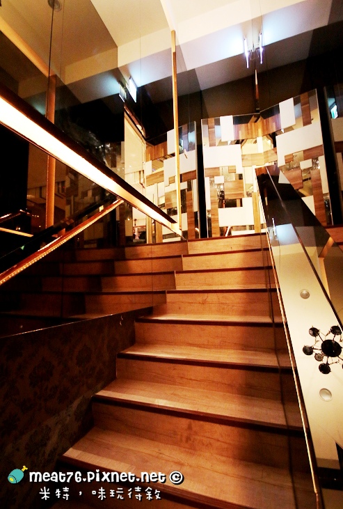 米特,味玩待敘|部落格 © MEAT76|2014-02-09-7【台北食記】MEAL&WINE|MW時尚義法料理&酒品|松山八德路京華城|雙重氣氛交織的浪漫約會食刻,伴夜而來的LOUNGE時尚變奏曲013.jpg 米特,味玩待敘|部落格 © MEAT76|2014-02-09-7【台北食記】MEAL&WINE|MW時尚義法料理&酒品|松山八德路京華城|雙重氣氛交織的浪漫約會食刻,伴夜而來的LOUNGE時尚變奏曲013.jpg