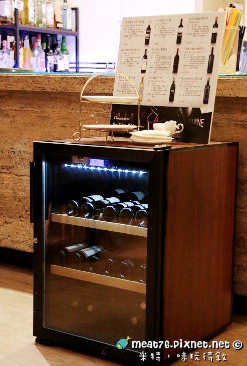 米特,味玩待敘|部落格 © MEAT76|2014-02-09-7【台北食記】MEAL&WINE|MW時尚義法料理&酒品|松山八德路京華城|雙重氣氛交織的浪漫約會食刻,伴夜而來的LOUNGE時尚變奏曲012.jpg 米特,味玩待敘|部落格 © MEAT76|2014-02-09-7【台北食記】MEAL&WINE|MW時尚義法料理&酒品|松山八德路京華城|雙重氣氛交織的浪漫約會食刻,伴夜而來的LOUNGE時尚變奏曲012.jpg