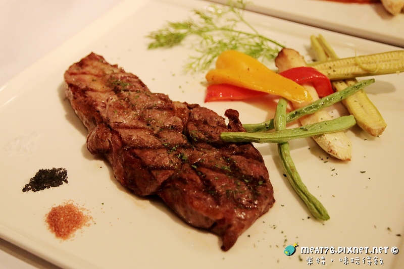 米特,味玩待敘|部落格 © MEAT76|2014-02-09-7【台北食記】MEAL&WINE|MW時尚義法料理&酒品|松山八德路京華城|雙重氣氛交織的浪漫約會食刻,伴夜而來的LOUNGE時尚變奏曲048.jpg 米特,味玩待敘|部落格 © MEAT76|2014-02-09-7【台北食記】MEAL&WINE|MW時尚義法料理&酒品|松山八德路京華城|雙重氣氛交織的浪漫約會食刻,伴夜而來的LOUNGE時尚變奏曲048.jpg