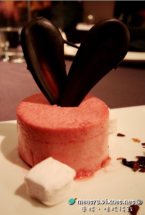 米特,味玩待敘|部落格 © MEAT76|2014-02-09-7【台北食記】MEAL&WINE|MW時尚義法料理&酒品|松山八德路京華城|雙重氣氛交織的浪漫約會食刻,伴夜而來的LOUNGE時尚變奏曲063.jpg 米特,味玩待敘|部落格 © MEAT76|2014-02-09-7【台北食記】MEAL&WINE|MW時尚義法料理&酒品|松山八德路京華城|雙重氣氛交織的浪漫約會食刻,伴夜而來的LOUNGE時尚變奏曲063.jpg