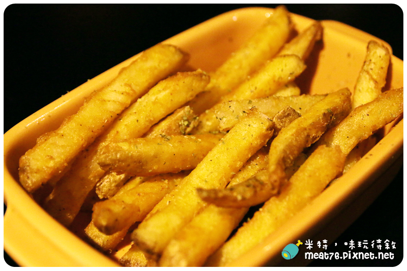 米特，味玩待敘｜部落格 © MEAT76｜台灣美食部落客｜2014-07-27-7【台北食記。內湖】超越原味炭烤牛排｜牛排餐廳｜高品質牛排便宜吃，大口吃肉好過癮 →《捷運美食》近捷運內湖站、大湖公園017.png