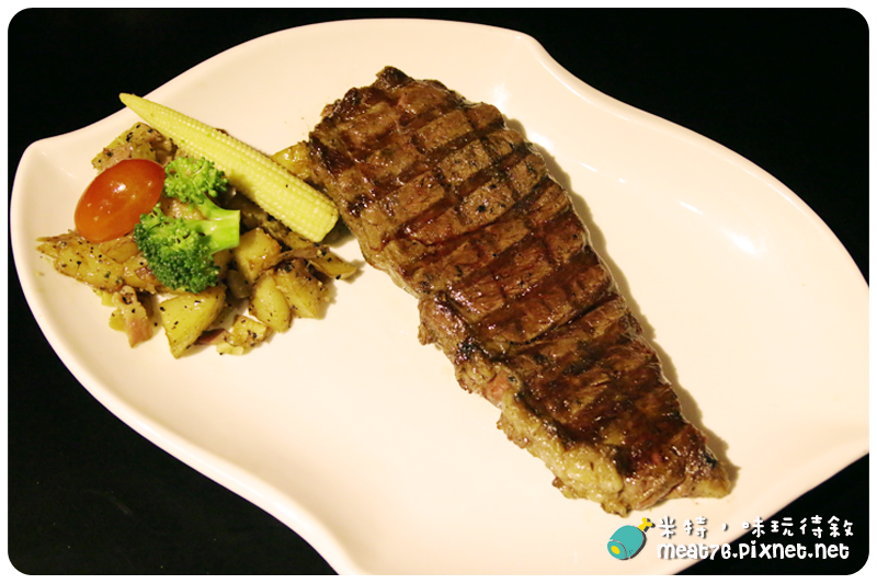 米特，味玩待敘｜部落格 © MEAT76｜台灣美食部落客｜2014-07-27-7【台北食記。內湖】超越原味炭烤牛排｜牛排餐廳｜高品質牛排便宜吃，大口吃肉好過癮 →《捷運美食》近捷運內湖站、大湖公園018.png