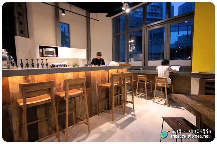 米特，味玩待敘｜部落格 © MEAT76｜台灣美食旅遊部落客｜2014-08-18-1《捷運美食》【台北食記。內湖】Mountain cafe×Mountain Living｜主題複合式下午茶咖啡廳｜居家風的舒實感，激發家的設計靈感傢俱館 →近捷運西湖站、內湖科學園區007.png