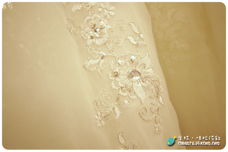 米特,味玩待敘|部落格 © MEAT76|台灣美食旅遊部落客|2014-06-19-4《婚禮作業簿》【台北婚紗。內湖】綿谷結婚式×婚紗工作室 – 首次參觀看婚紗,了解包套心得 → 近捷運大湖公園站、五指山011.png