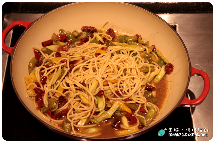 米特，味玩待敘｜部落格 © MEAT76｜台灣美食旅遊部落客｜2014-09-26-5【台北東區。蔬食料理】果然匯｜蔬果料理的混搭滋味輕享受 → 近捷運忠孝復興站、明曜百貨12樓 《捷運美食》窩客島體驗合作043.png