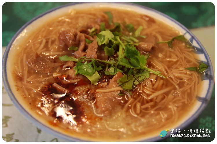 米特，味玩待敘｜部落格 © MEAT76｜台灣美食旅遊部落客｜2014-03-07-5【台北內湖。小吃美食】阿蓮大腸蚵仔麵線｜文德路22巷小吃 (麵線、甜不辣、油飯) → 近捷運文德站、布克湖義式坊007.png