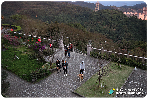 米特，味玩待敘｜部落格 © MEAT76｜台灣美食旅遊親子部落客｜2015-02-19-4【新北汐止。廟宇／爬山景點】拱北殿｜台北過年走春、拍攝秋楓熱門景點(羕2M13D)-008.png