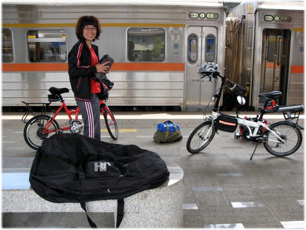 小折上下火車是非常折騰的事