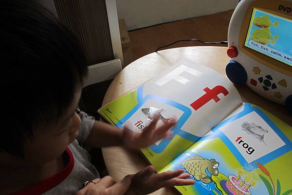 2013.10.11 丹爸希伯崙my first ABC book