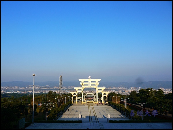 易經大學:<南投景點>寒流來襲讓南投山區偷偷下雪啦~「易經大學」 易經大學:<南投景點>寒流來襲讓南投山區偷偷下雪啦~「易經大學」