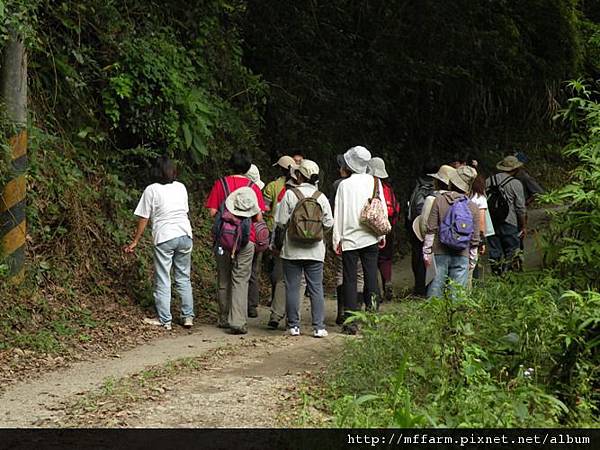 110907少年春陽演練 往溪堡的人.JPG 110907少年春陽演練 往溪堡的人.JPG