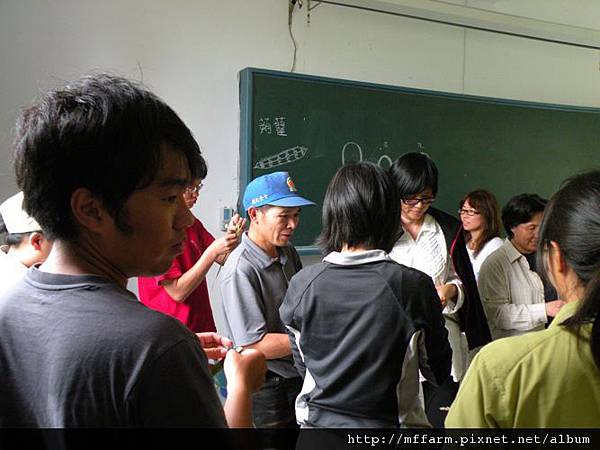 110907少年春陽演練 郁葶草編蚱蜢課程 (13).JPG 110907少年春陽演練 郁葶草編蚱蜢課程 (13).JPG