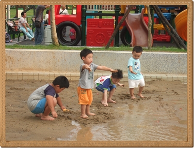 沙坑變水坑04.JPG 沙坑變水坑04.JPG
