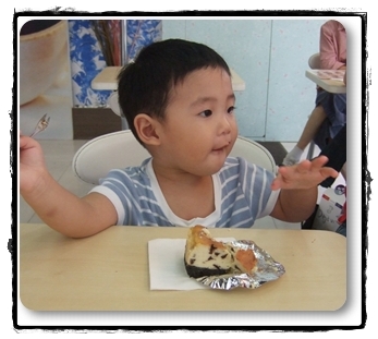 小乖吃蛋糕 小乖吃蛋糕