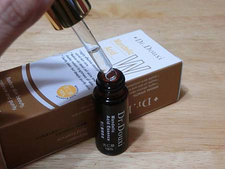 Dr.Douxi杏仁酸精華液(一代)18%