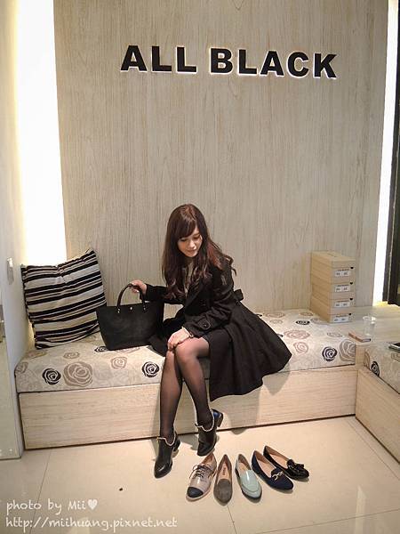 【穿搭】早春的新單品入荷♥♥穿出時尚與舒適的ALLBLACK平底鞋