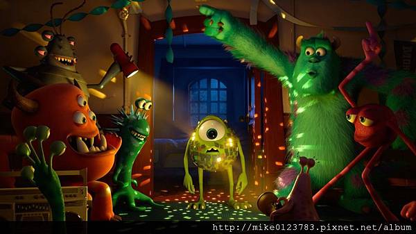 Monsters-University-Mike-Disco-Ball-1024x575 Monsters-University-Mike-Disco-Ball-1024x575