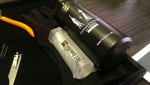 1418543757576 1418543757576