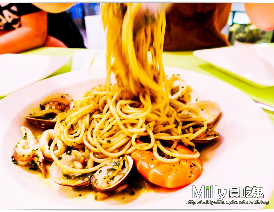 RR00054.jpg RR00054.jpg