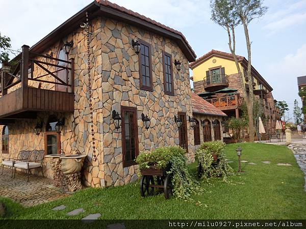 (宜兰住宿) 台湾豪华民宿仿欧洲小镇+荷兰大风