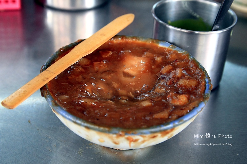 【台南美食】永樂市場一味品碗粿:原汁原味,傳承自富盛號的古早好味道。目前不用大排隊啦XD