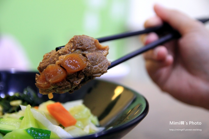 【台南美食】饌前大腸麵線.日式咖哩豬排:居家日常的平價美食小餐館,麵線口味挺好,嫩骨飯也不錯吃。