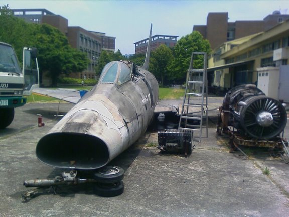F-100_000.jpg F-100_000.jpg