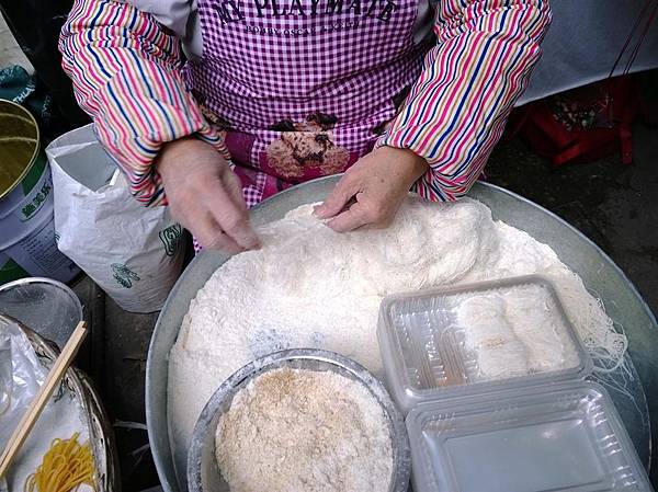 12 (Medium).jpg 12 (Medium).jpg