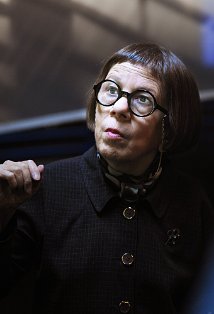 Linda Hunt.jpg