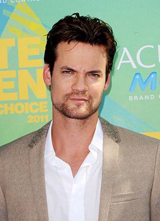 teen-choice-awards-red-carpet-men-08072011-11-430x592.jpg