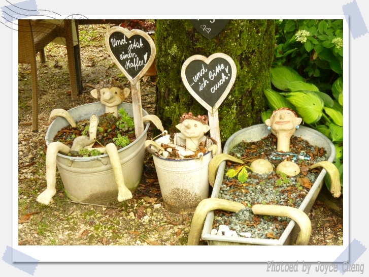 三口之家的日光浴