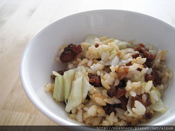 Kitchen_20101012_高麗菜肉末拌飯_02