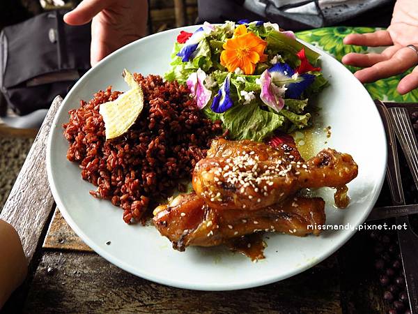 Honey-glazed chicken meal, P220.JPG Honey-glazed chicken meal, P220.JPG