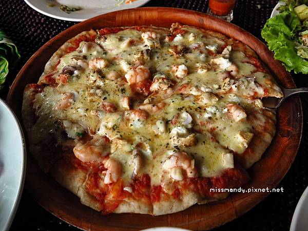 seafood pizza P220.JPG seafood pizza P220.JPG