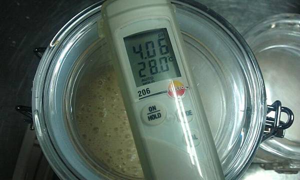 563679_568806263145134_14023130_n