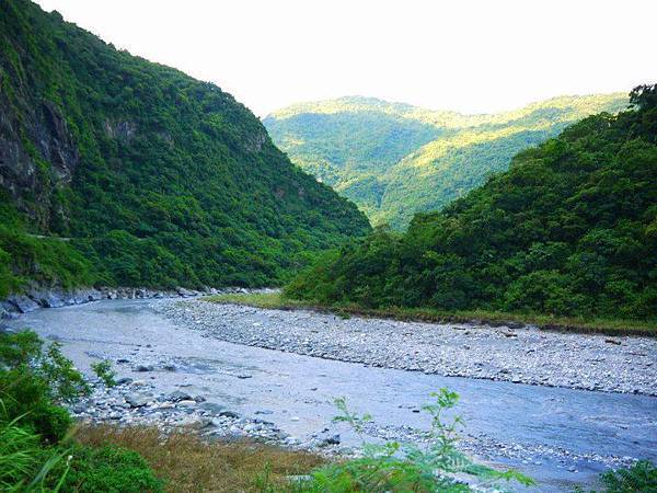 246783_2381019781815_1817481828_n